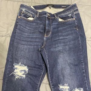 Outer Banks Blue Judy Blue Destroy Hem Cropped Straight Jean